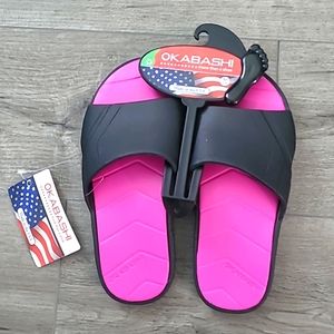 Women's Okabashi slides, sandals size medium 7-8, black and pink, NWT.